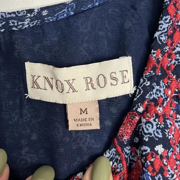 Knox Rose  top women M floral on navy emboydered bib boho asymetrical hem - Picture 2 of 10